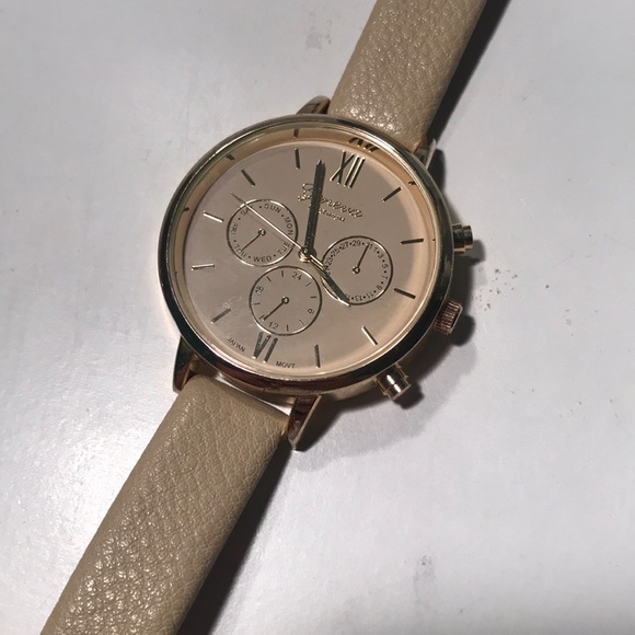 Nude and Gold Watch - Picture 1 of 2
